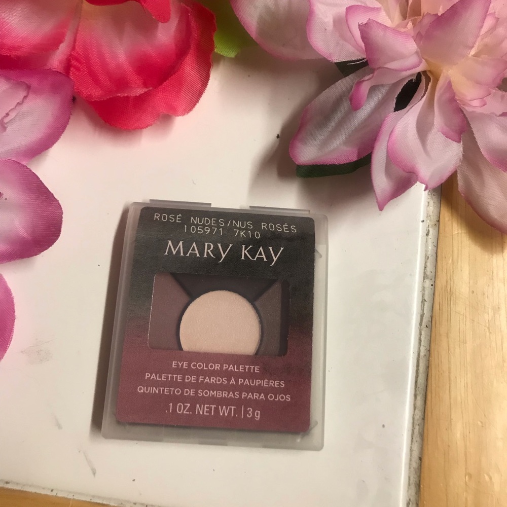 Rosé Nudes Eyeshadow Pallet Color Mary Kay